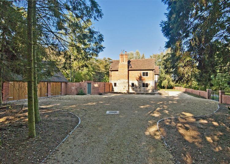 5 bedroom house for sale in Stonewood Manor, Kings Bromley, Staffordshire, DE13