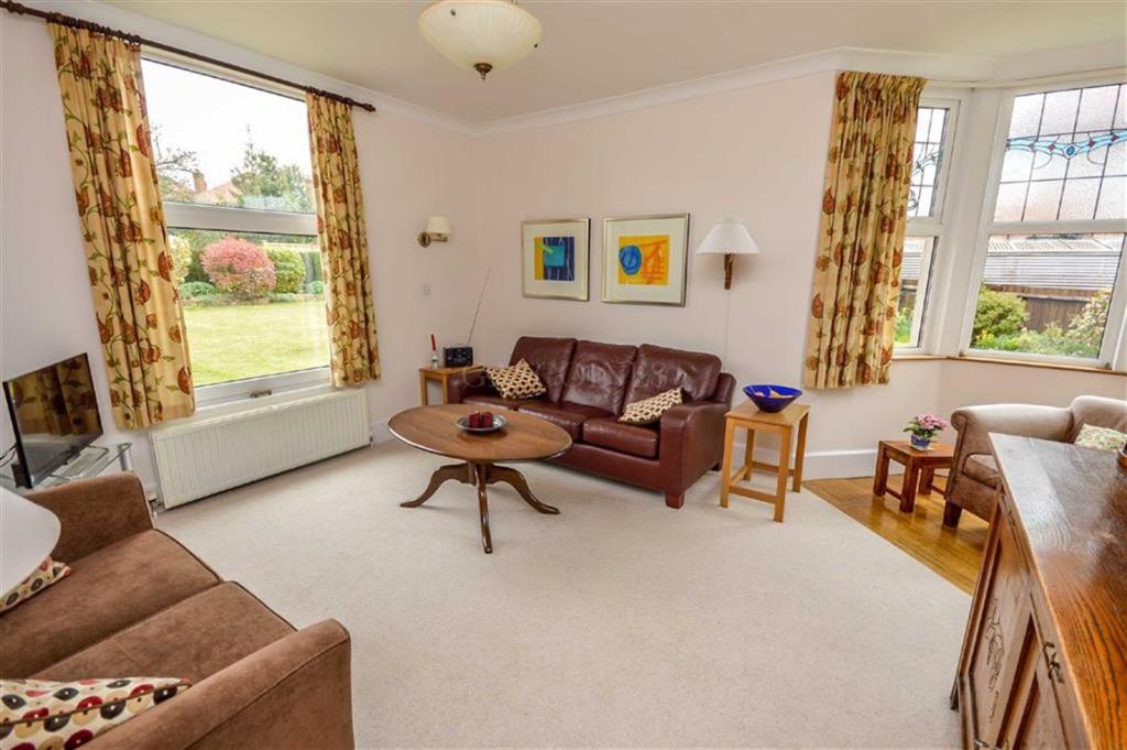 4 bedroom detached house for sale in The Mount, Redhill, Nottingham, NG5