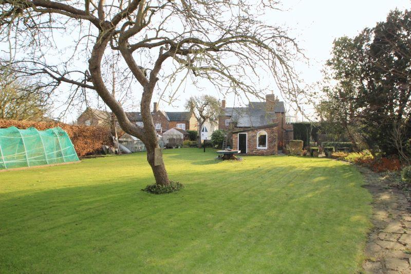 5 bedroom detached house for sale in HIGH STREET, NORTH THORESBY, DN36