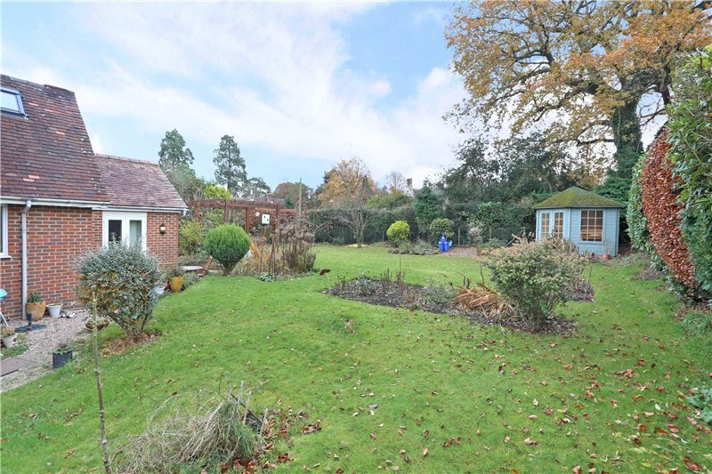3 bedroom semidetached house for sale in Midhurst Road, Liphook