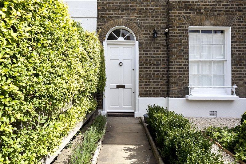 2 bedroom terraced house for sale in Clapham Manor Street, London, SW4, SW4