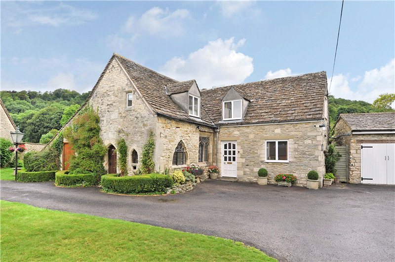4 bedroom detached house for sale in Avening Road, Nailsworth, Stroud
