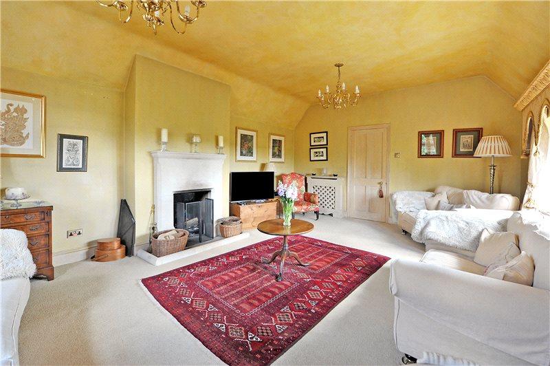 4 bedroom detached house for sale in Oakridge Lynch, Stroud