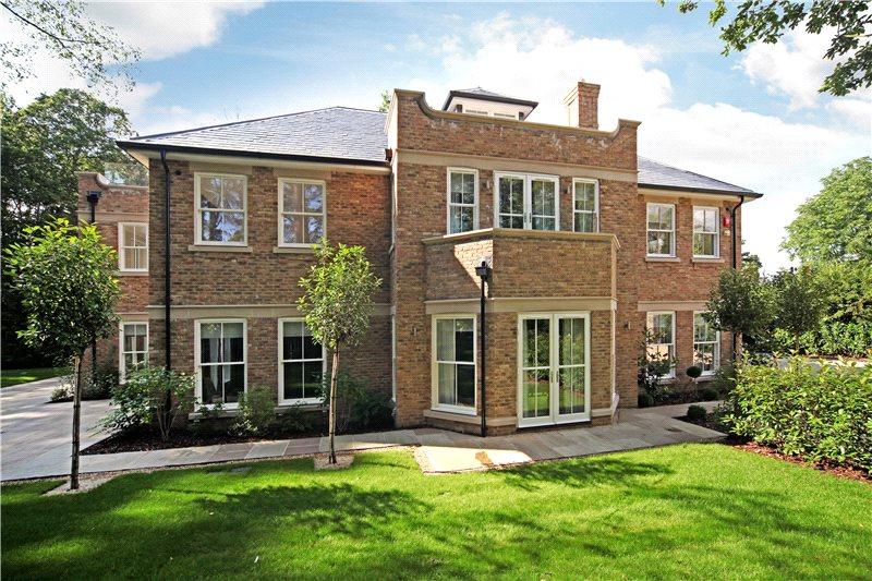 6 bedroom detached house for sale in St. Marys Road, Ascot, Berkshire