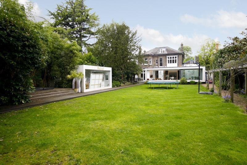 6 bedroom detached house for sale in Kew Road, Richmond, TW9, TW9