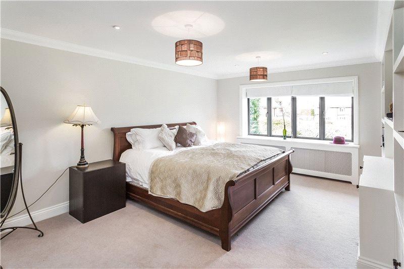 5 bedroom detached house for sale in Tandridge Road, Warlingham, Surrey