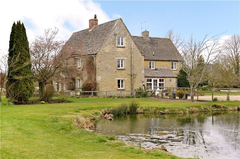 5 bedroom detached house for sale in Dunfield, Nr. Fairford