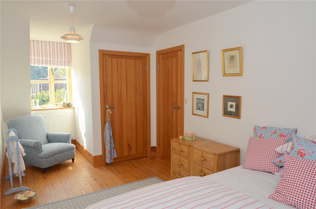 4 bedroom house for sale in Blakeney, Norfolk, NR25