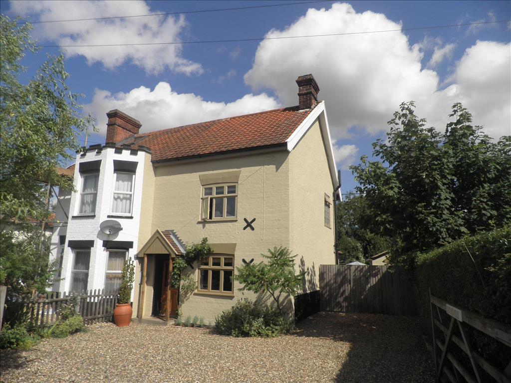 2 bedroom character property for sale in Flaxlands, Carleton Rode