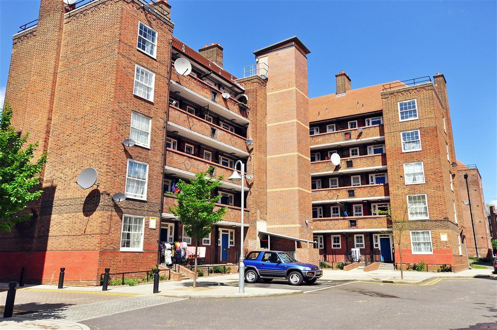 2 bedroom flat for sale in Pembury Estate, Hackney, London, E5