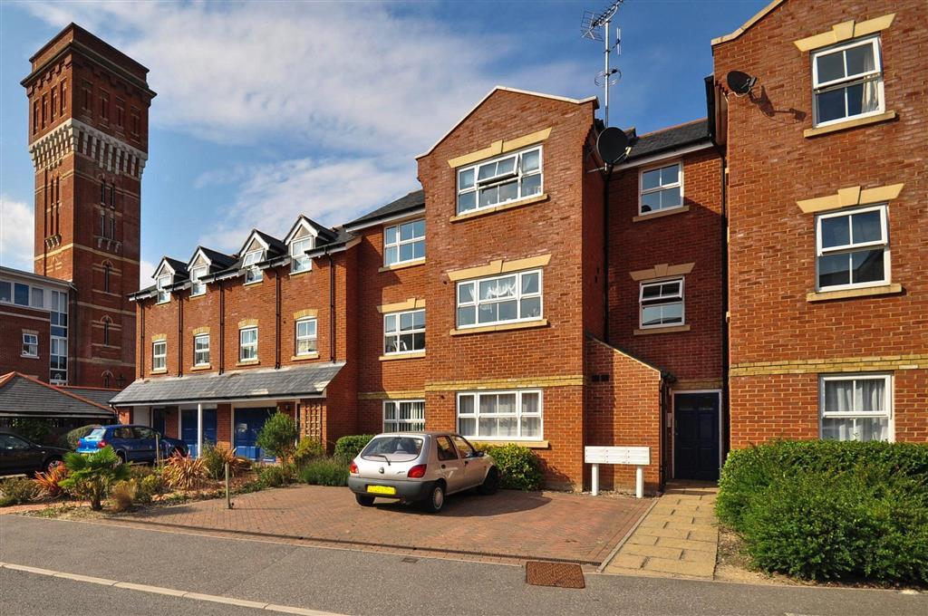 2 bedroom flat for sale in Tower View, Chartham, Canterbury, Kent, CT4