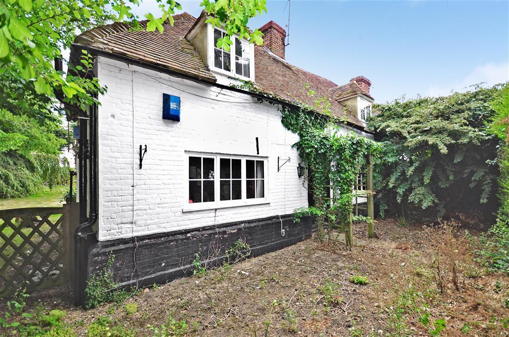 2 bedroom semidetached house for sale in Hogg Lane, Petham, Canterbury
