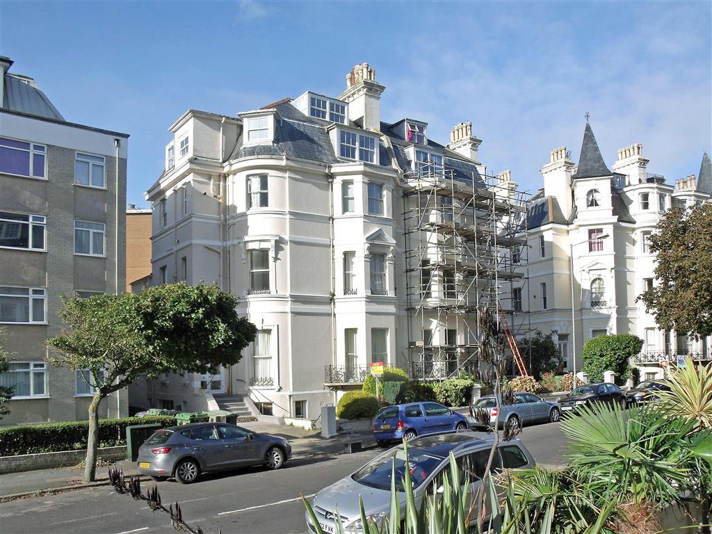 2 bedroom flat for sale in Clifton Crescent, Folkestone, Kent, CT20
