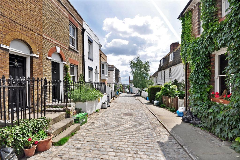 3 bedroom terraced house for sale in Upnor, Rochester, Kent, ME2