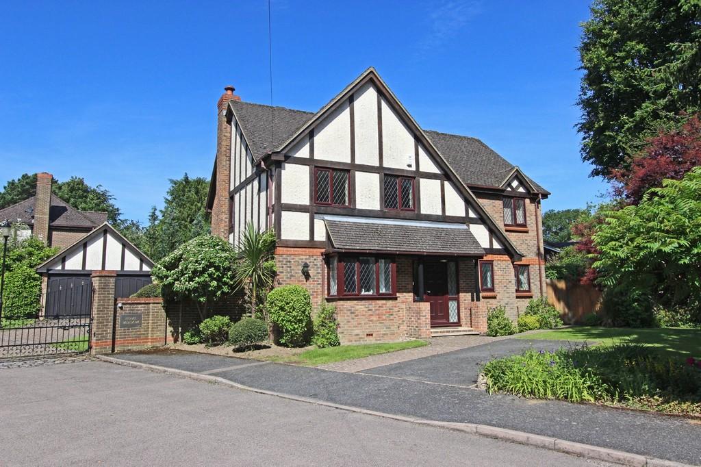 Lovell Homes,Front Elevation