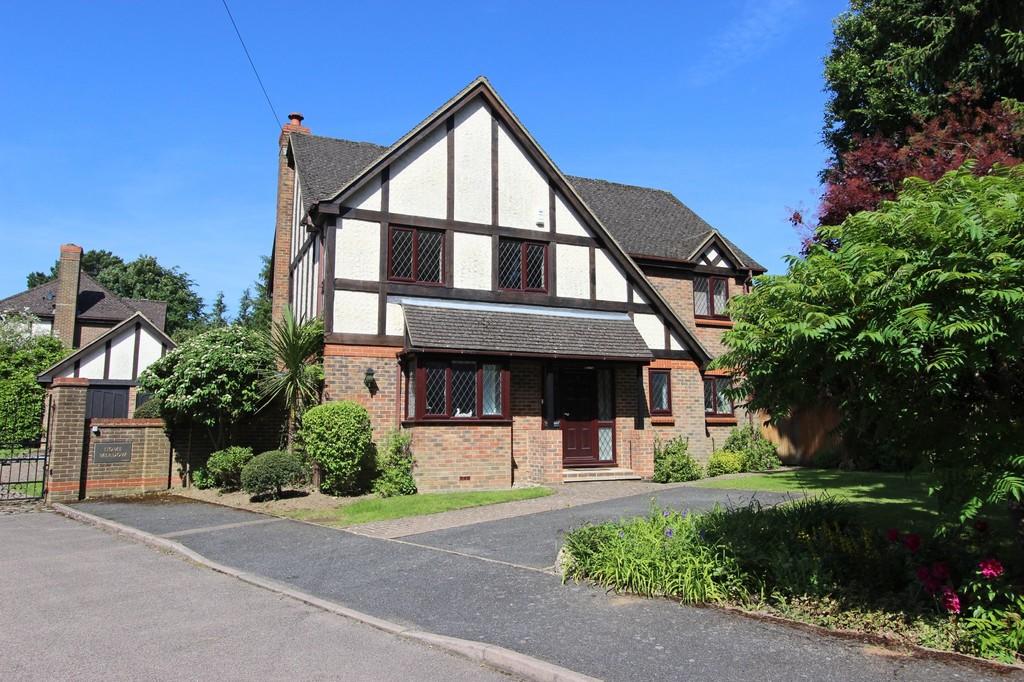 Lovell Homes,Front Elevation