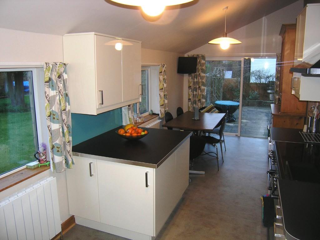 5 bedroom semidetached house for sale in Westville Road, Ilkley NO