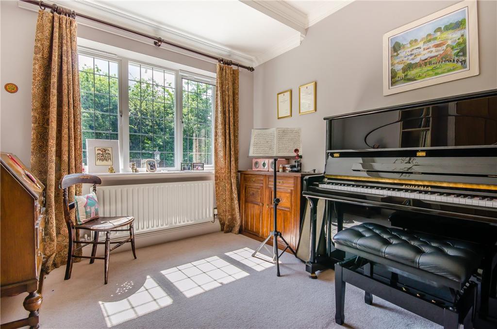 5 bedroom detached house for sale in High Meadow, Harston, Cambridge, CB22