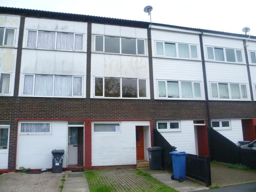 3 bedroom house for sale in Halton Brook Avenue, Halton Brook, Runcorn WA7, WA7