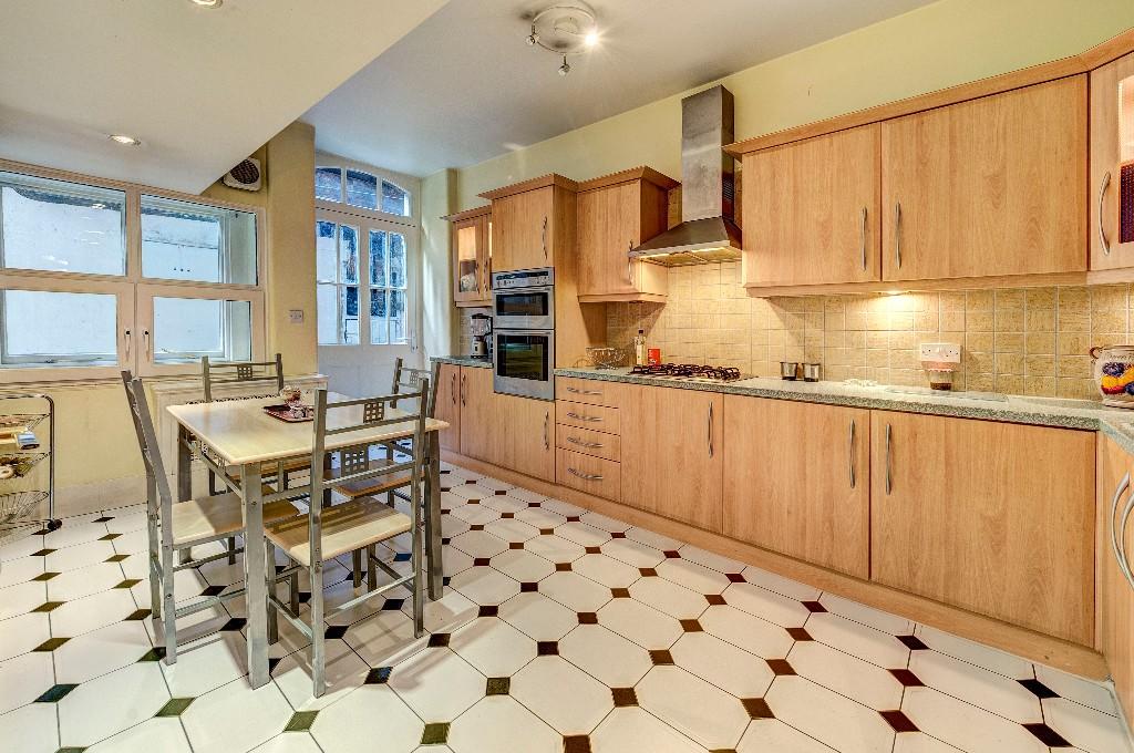 7 bedroom flat for sale in Albert Hall Mansions, London, SW7, SW7