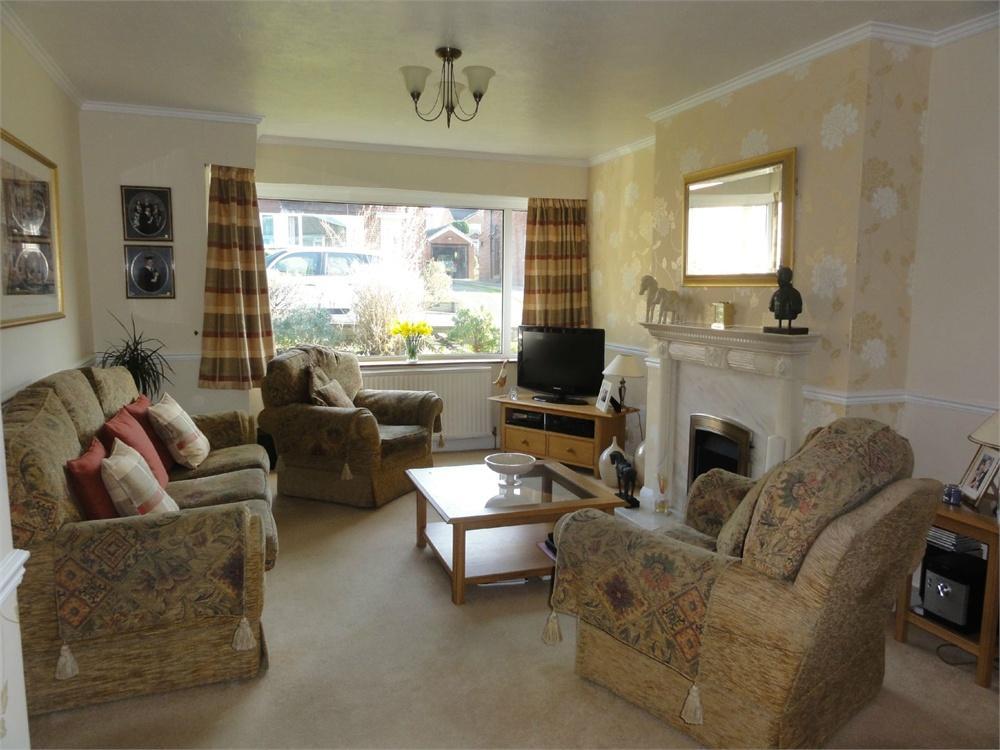 3 bedroom semidetached house for sale in Towngate Grove, Mirfield, WF14