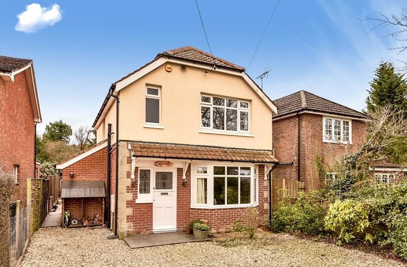 3 bedroom detached house for sale in Hazel Grove, Woodlands, Lyndhurst