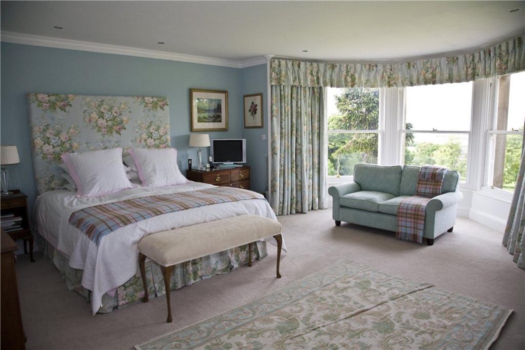 9 bedroom detached house for sale in Kingskettle, Cupar, Fife, KY15, KY15