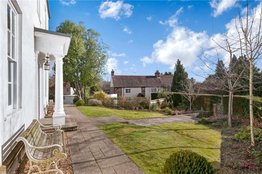 5 bedroom detached house for sale in High Street, Droxford, Southampton