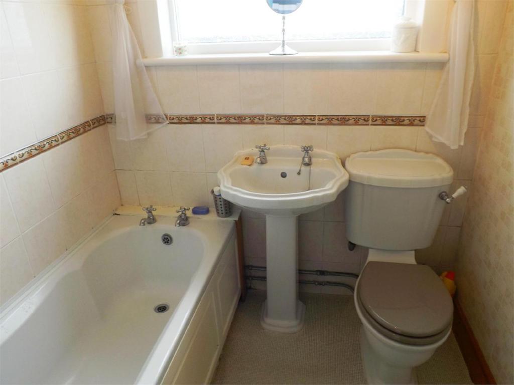 3 bedroom terraced house for sale in Goldsdown Road, Enfield, Middlesex