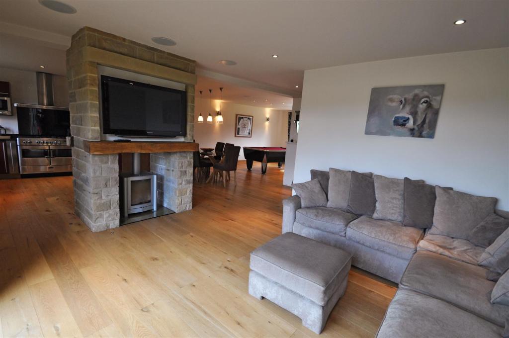 5 bedroom detached house for sale in The Moor House, Stainland Road