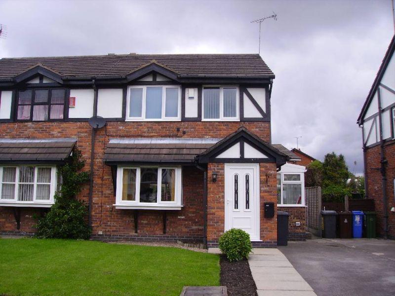 3 bedroom semidetached house for sale in Old Oak Drive, Denton