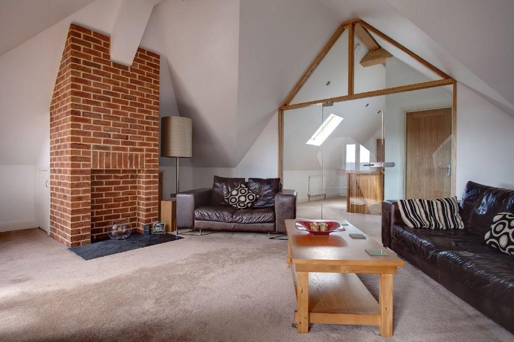 4 bedroom detached house for sale in Forestside, Rowlands Castle