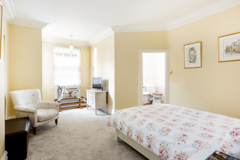 5 bedroom detached house to rent in Kingston Hill Kingston upon Thames KT2, KT2