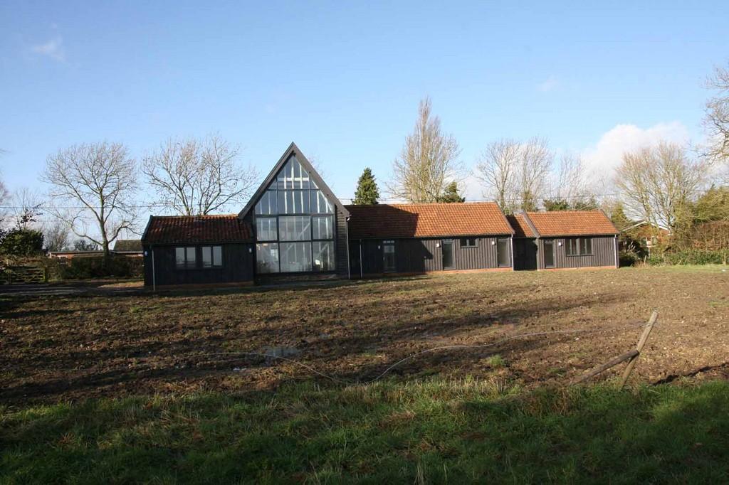 5 bedroom barn conversion to rent in Monewden, Nr Framlingham, IP13