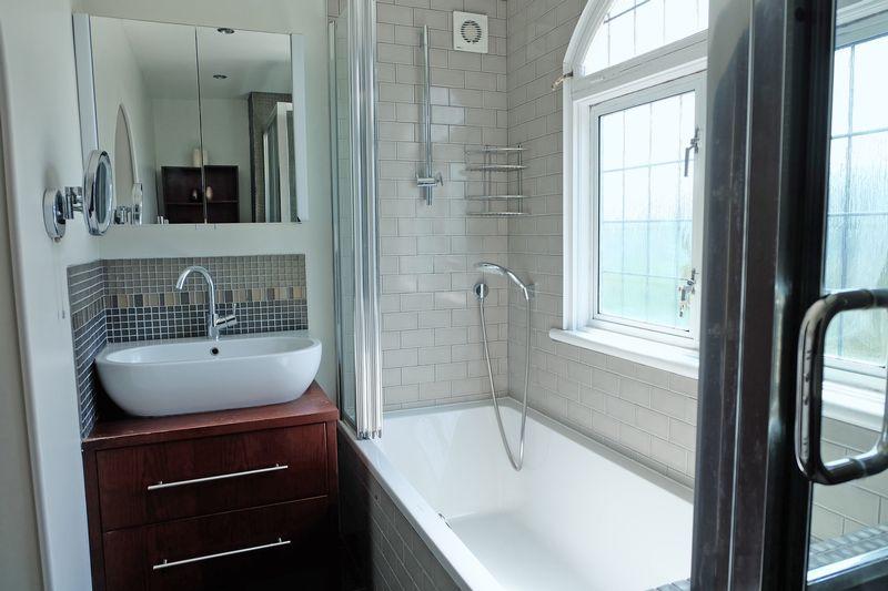 4 bedroom detached house for sale in Blendon Drive, Bexley, DA5