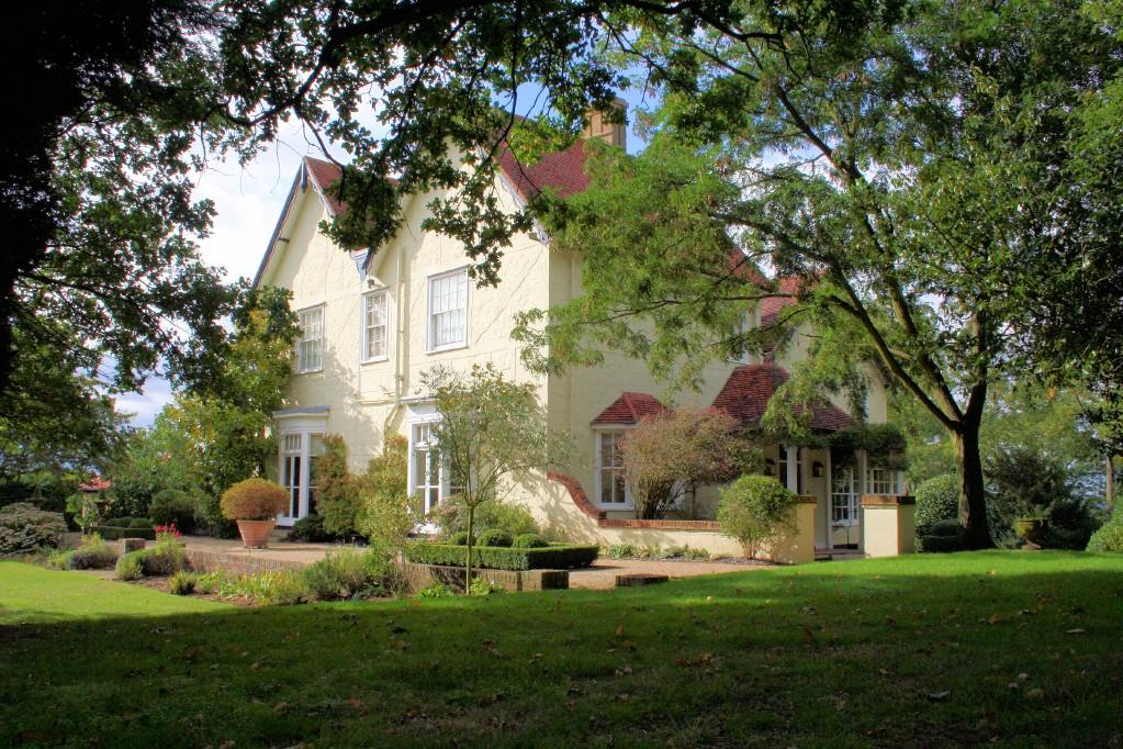 5 bedroom detached house for sale in Station Road,Wickham CM8