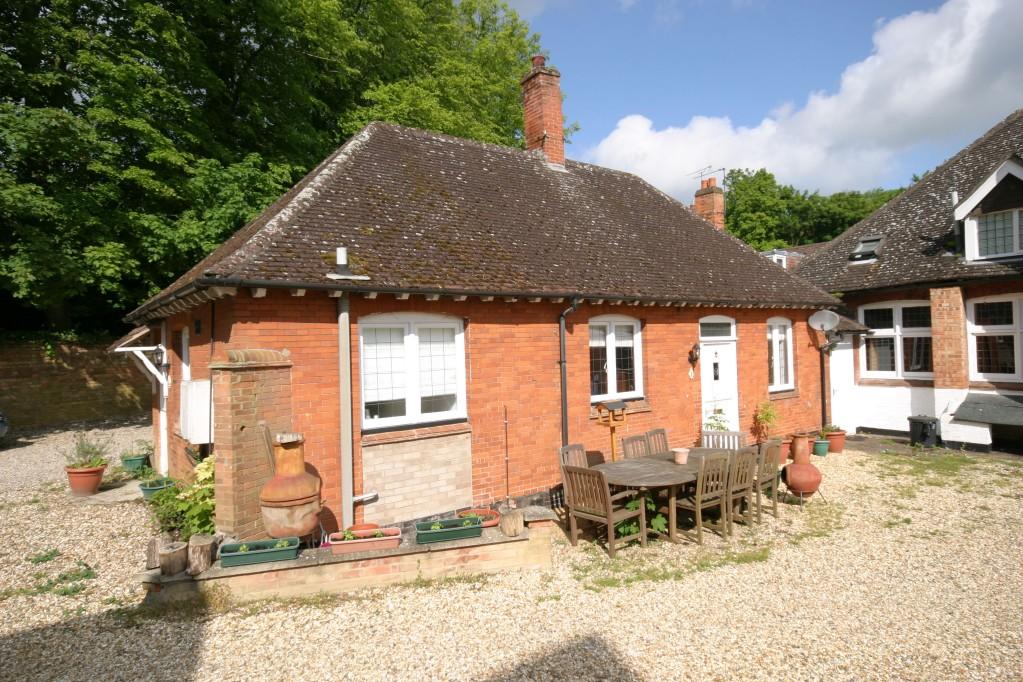 2 bedroom link detached house for sale in 10 Cheveley Park, Cheveley