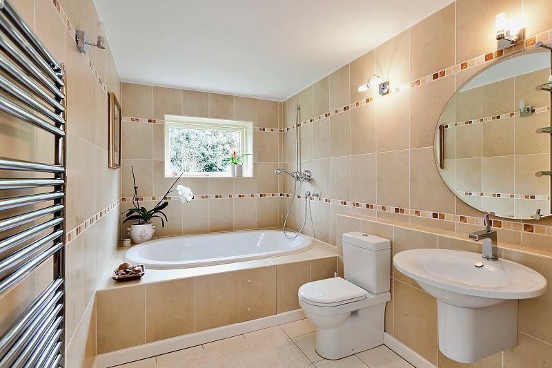 5 bedroom detached house for sale in Aspley Heath, Bedfordshire, MK17