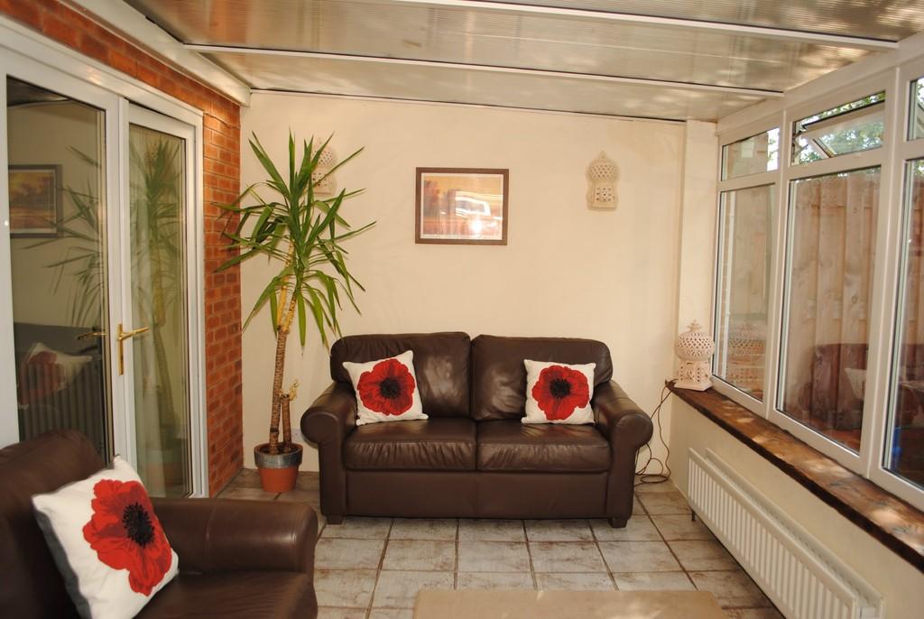 5 bedroom detached house for sale in Housley Park, Chapeltown, S35