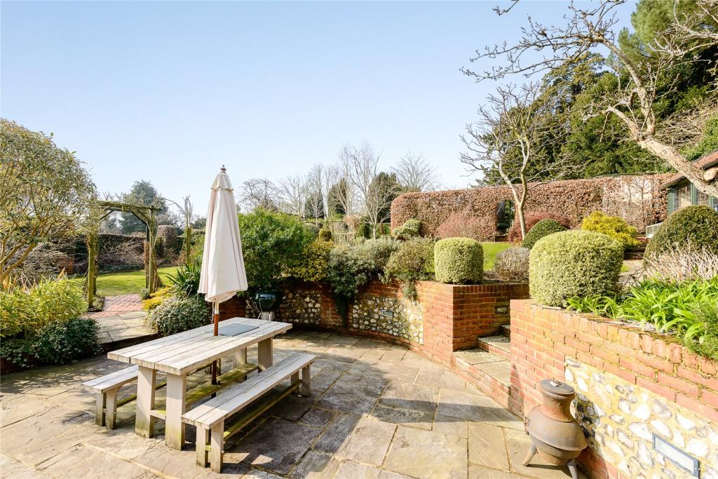 5 bedroom detached house for sale in Burdett Street, Ramsbury