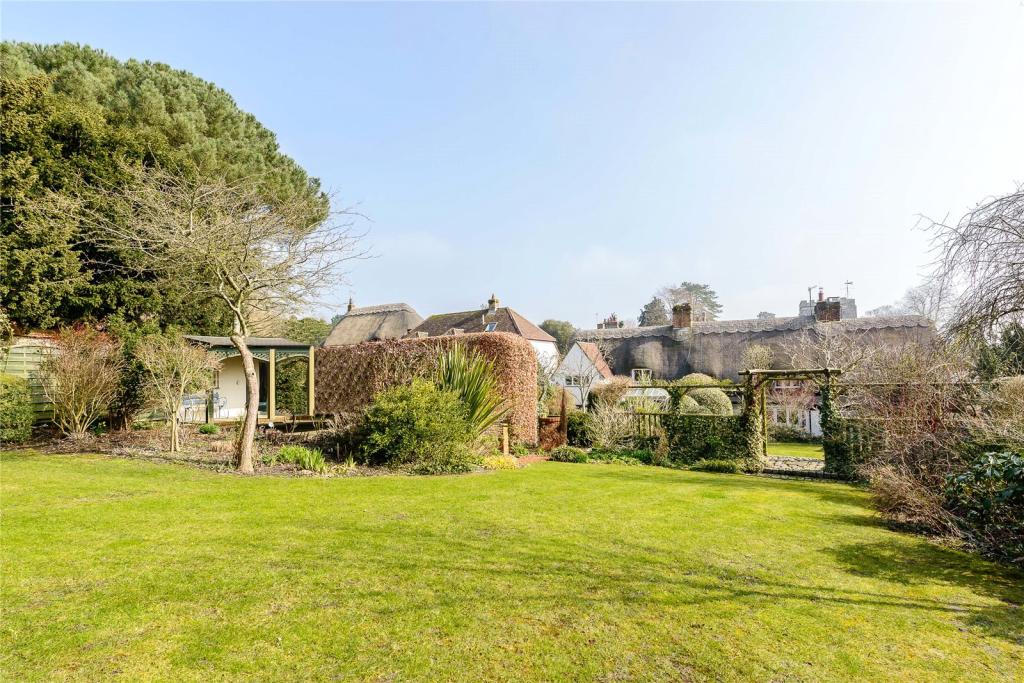 5 bedroom detached house for sale in Burdett Street, Ramsbury