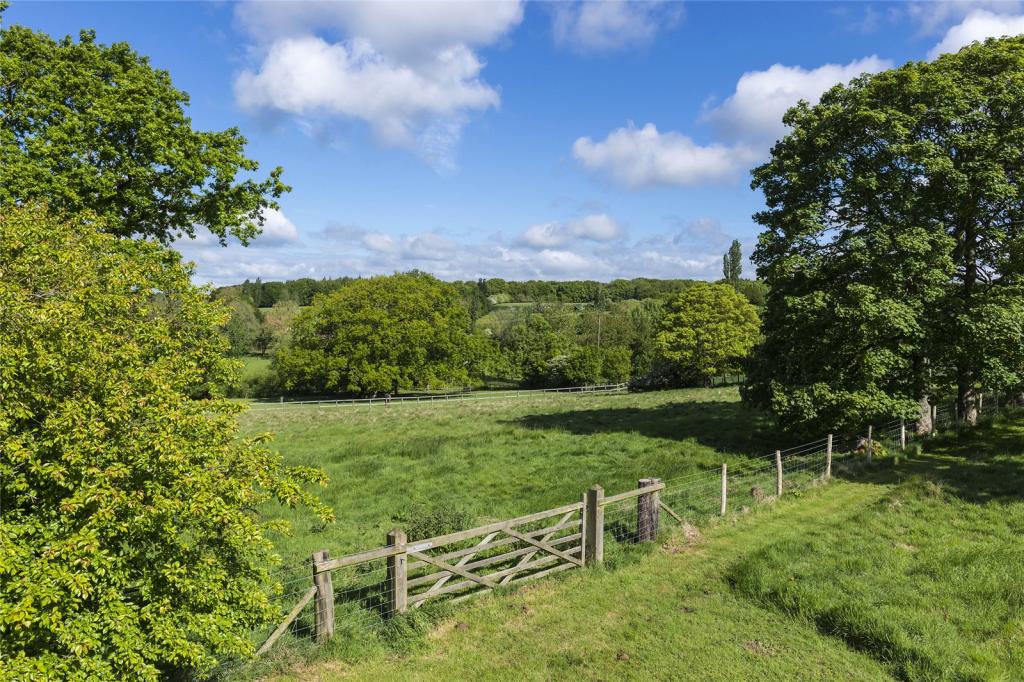 8 bedroom house for sale in Warehorne, Ashford, Kent, TN26