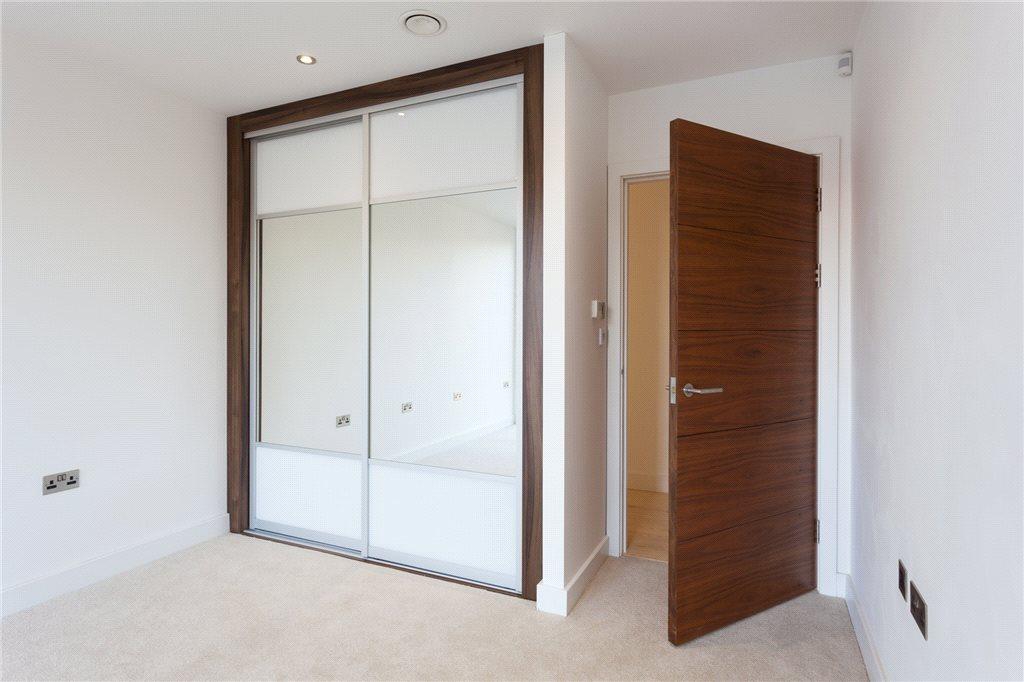 2 bedroom flat for sale in The Point, 23 Western Esplanade, Broadstairs