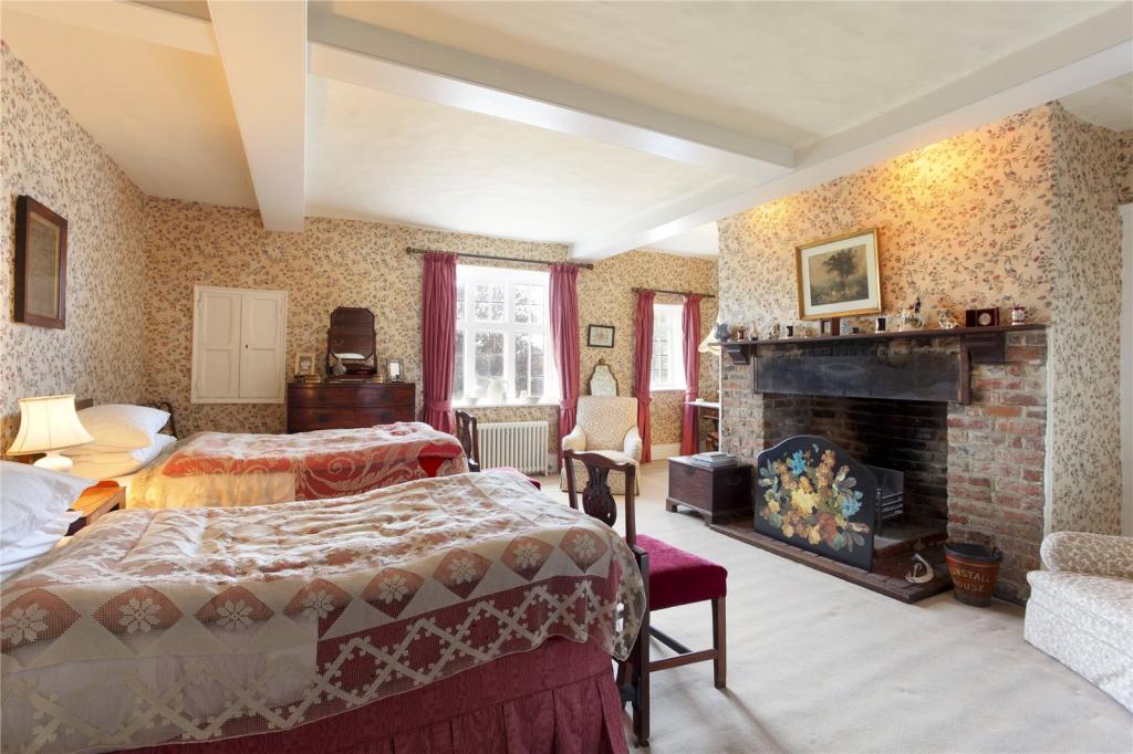 7 bedroom detached house for sale in Tunstall, Tunstall, Sittingbourne