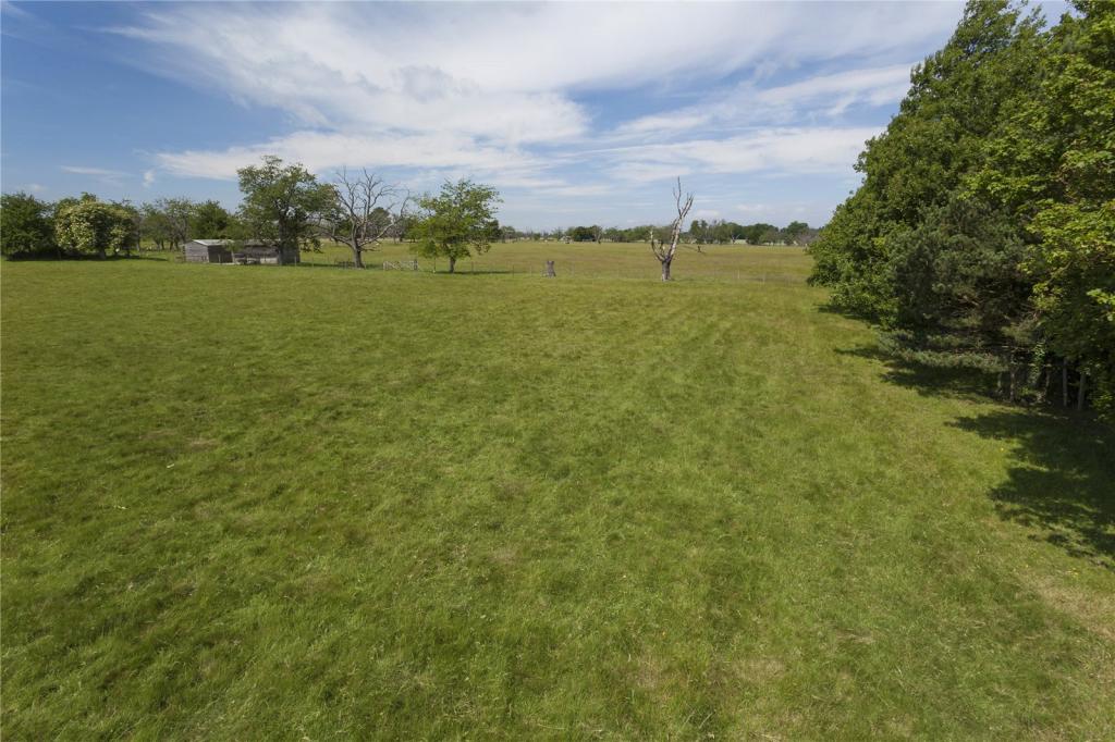 7 bedroom detached house for sale in Tunstall, Tunstall, Sittingbourne