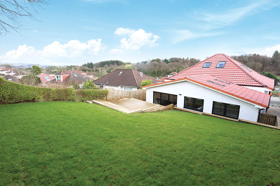 4 bedroom detached bungalow for sale in 31 Douglas Park Crescent