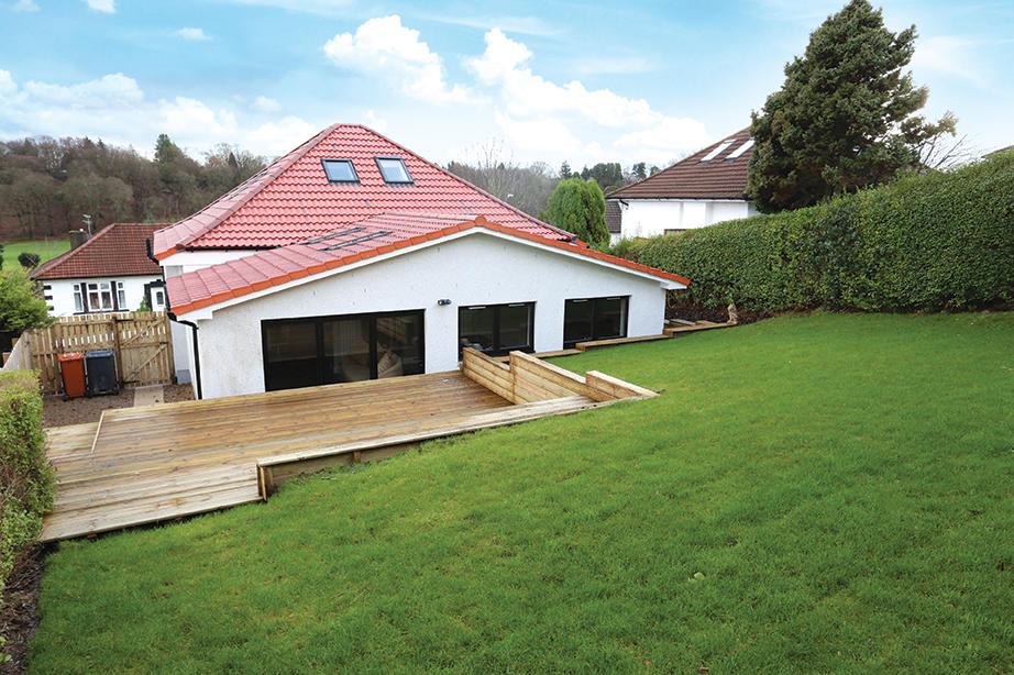 4 bedroom detached bungalow for sale in 31 Douglas Park Crescent