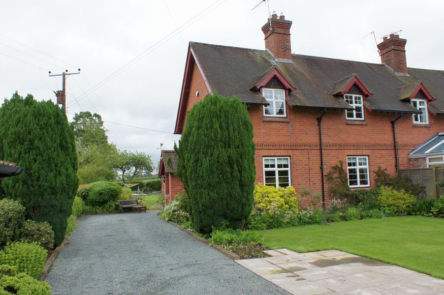 3 bedroom semidetached house for sale in Foxhall Cottage, Bockleton