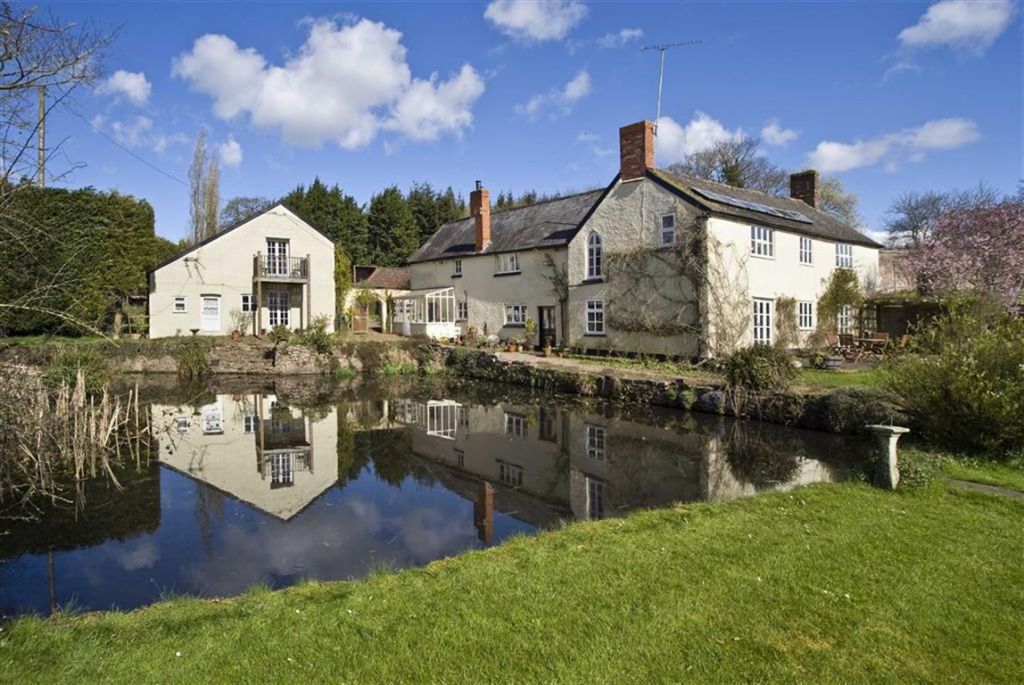 7 bedroom detached house for sale in Sampford Peverell, Tiverton, Devon