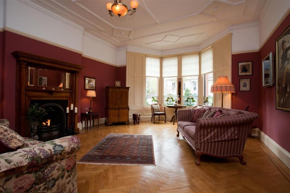 5 bedroom town house for sale in 5 Crown Road South, Dowanhill, G12 9DJ